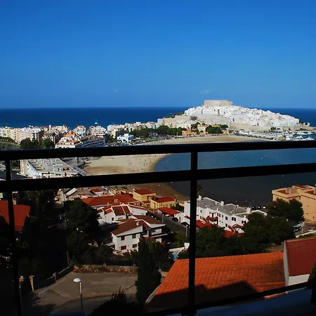 Views Apartment *